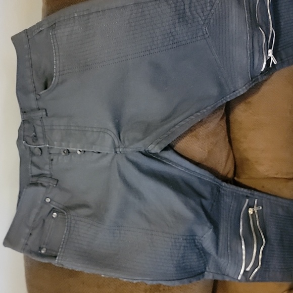 Jeans - Picture 1 of 12